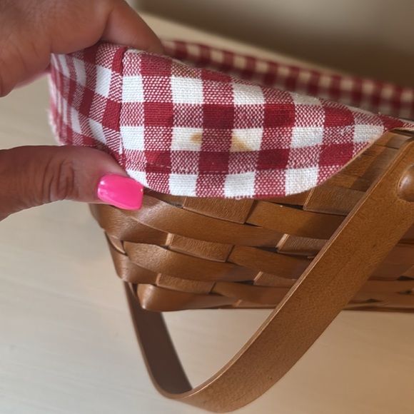 Heritage mint LTD Canadian maple basket with handles liner and protector. - Picture 5 of 5